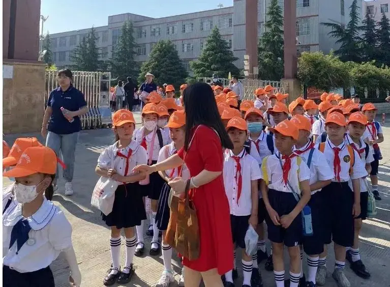 【幸福研学】幸福红色研学路 强国有我向未来——焦东路小学二年级开展红色研学活动