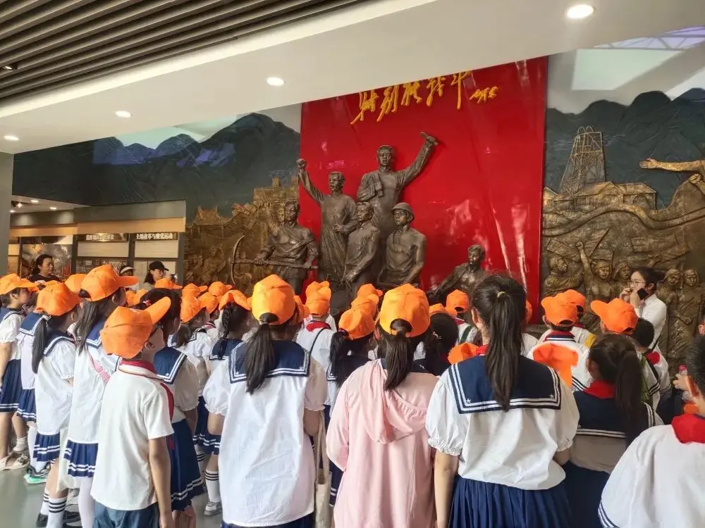 【幸福研学】幸福研学路精彩向未来——焦东路小学三年级开展红色研学活动