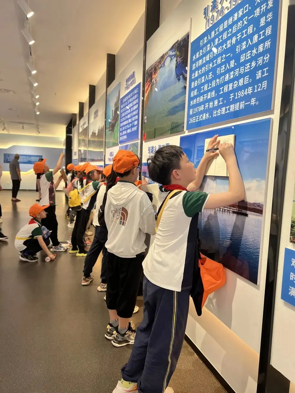 【幸福研学】幸福研学路精彩向未来——焦东路小学三年级开展红色研学活动