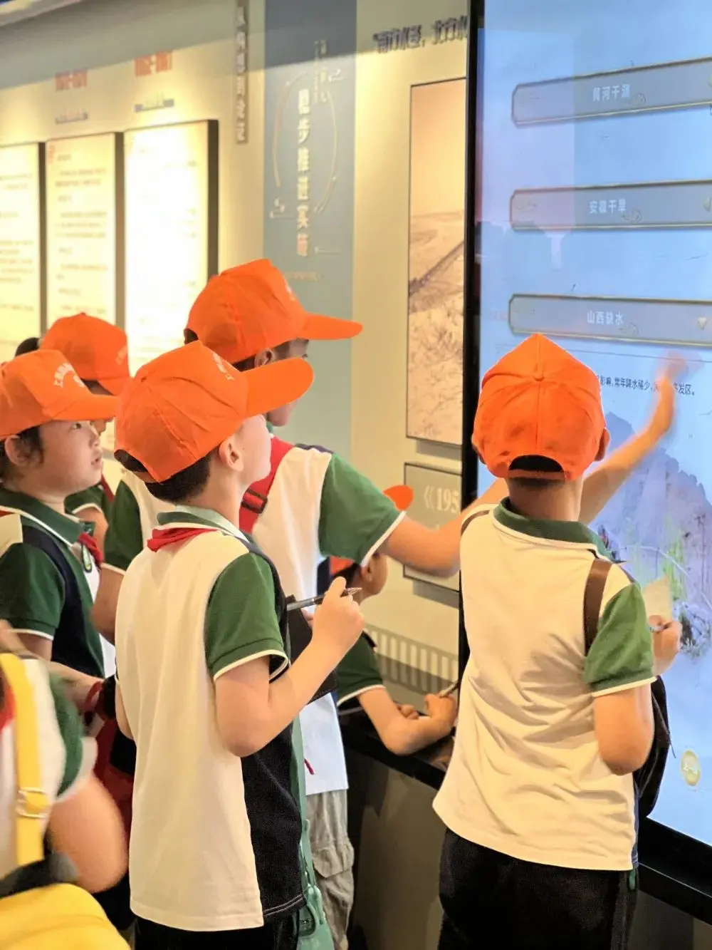 【幸福研学】幸福研学路精彩向未来——焦东路小学三年级开展红色研学活动