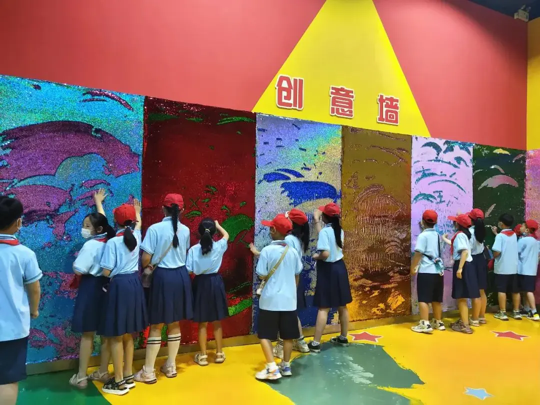体验快乐成长 放飞科学梦想----东环小学研学焦作市科技馆活动